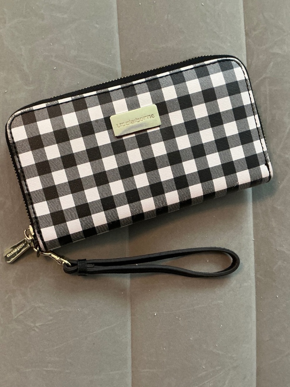 Liz Claiborne Zip Around Wallet